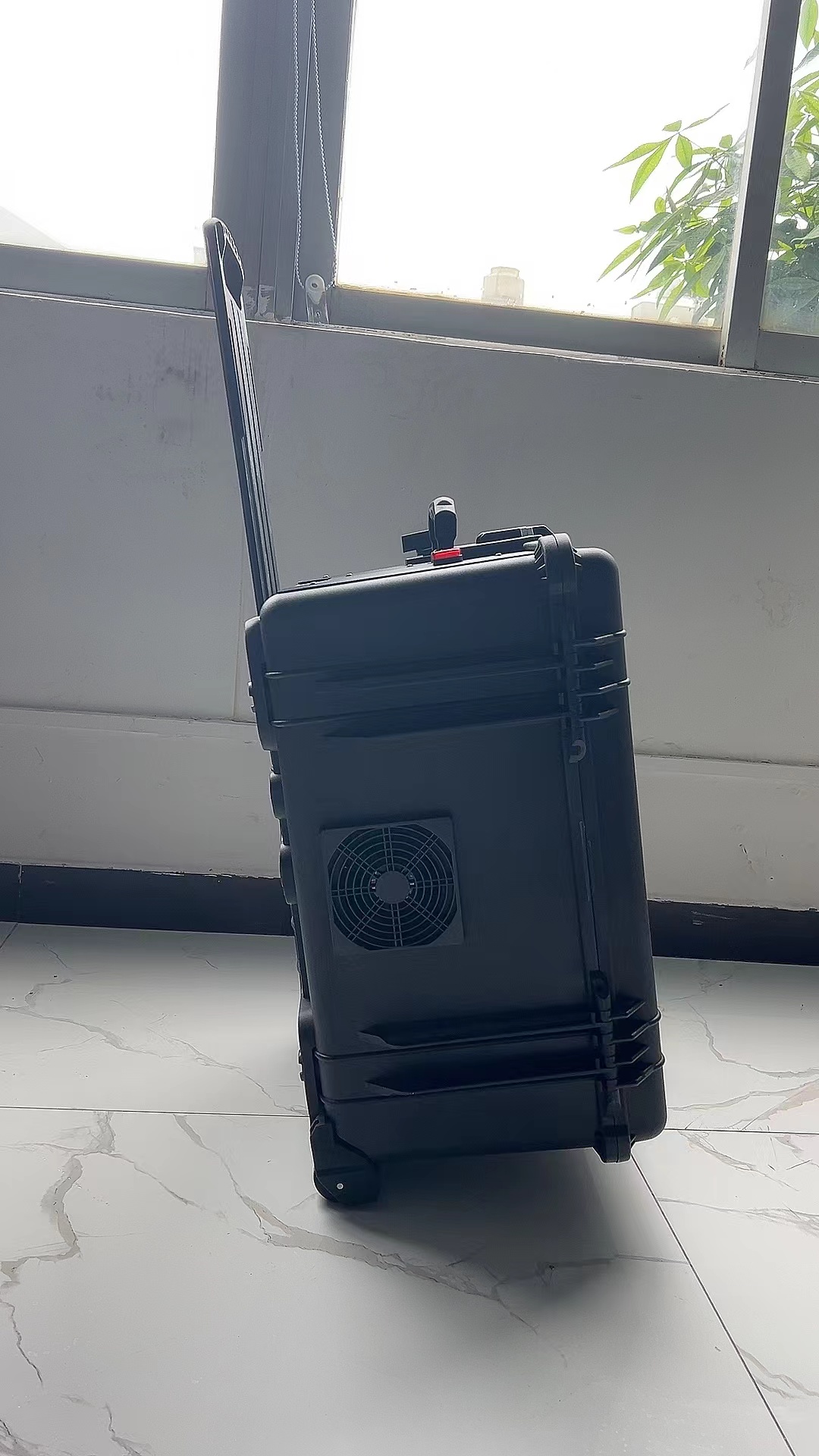 胶州手拉箱型移动通信干扰器